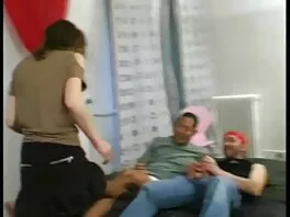 18 vuotta vanha saa pahoinpidelty video naisten seksivideot (Sanya)