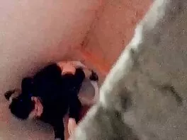 Seksikäs teinit hieroo ja nuolla ilmaiset kotimaiset seksivideot hänen kova nännit video (sarolta)